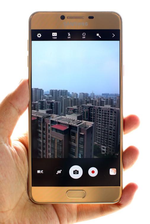 高颜值+出色拍照体验 三星Galaxy C7上手评测