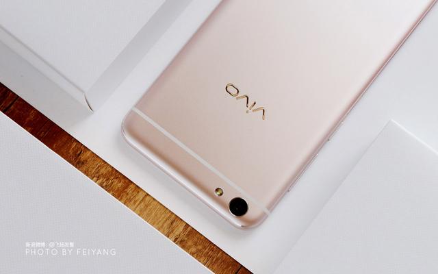 不仅只有美颜自拍 宋仲基的爱机vivo X7「体验」